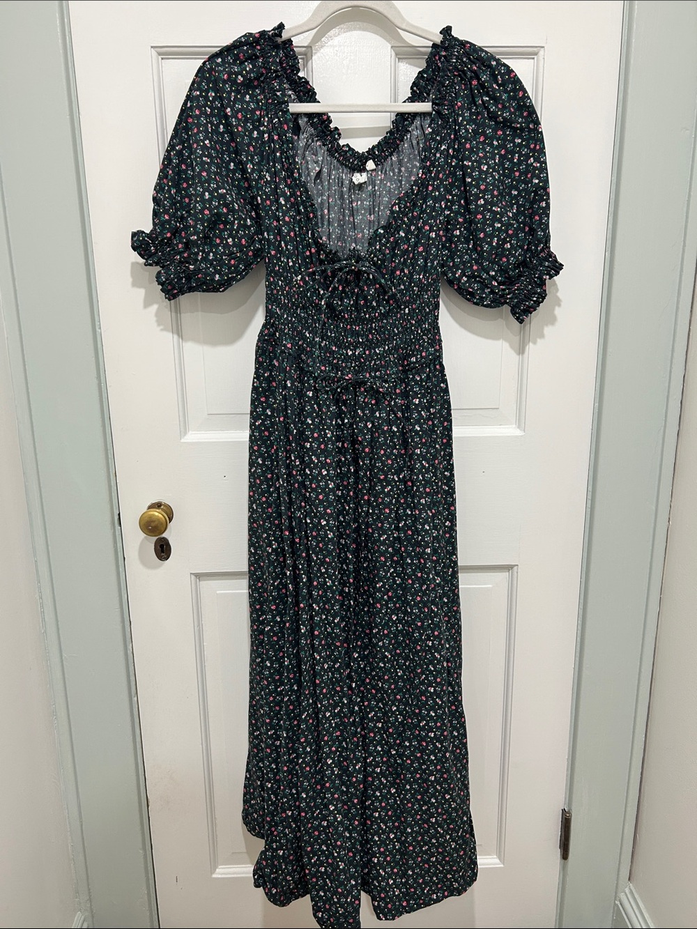 Doen Black Floral Smocked Midi Dress with Puff Sleeves